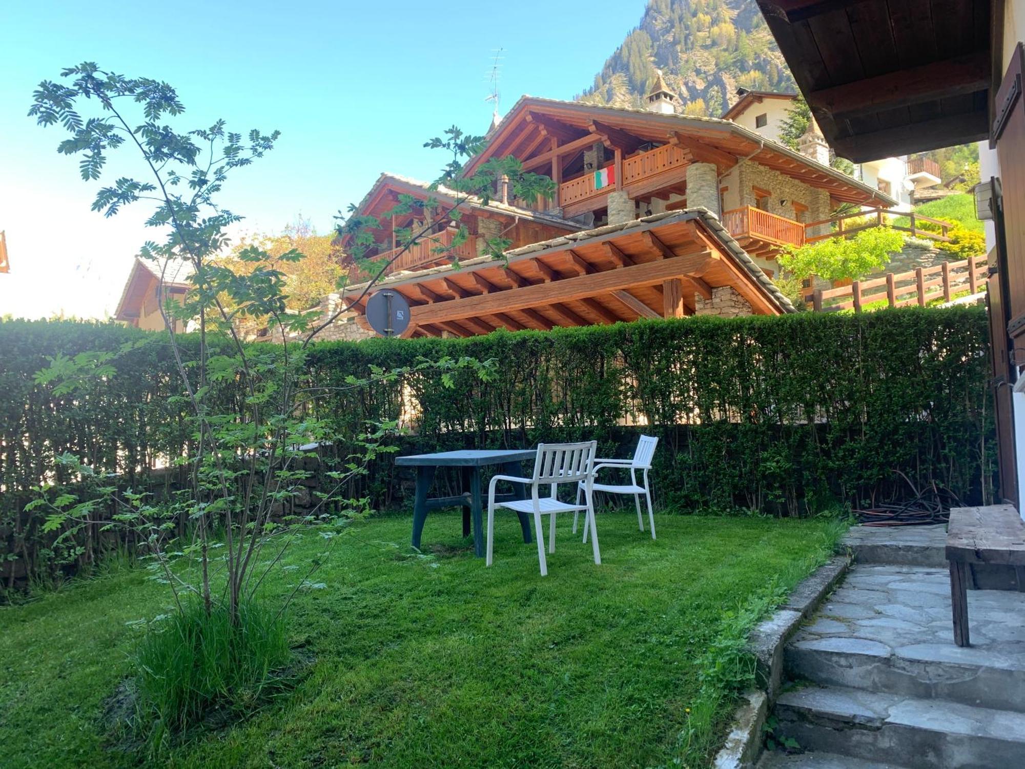 Ferienwohnung Hameau De Jadis Pré-Saint-Didier Exterior foto